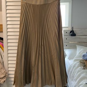 Flowy skirt